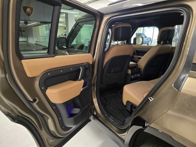 2025 Land Rover Defender X-Dynamic SE 110 P400