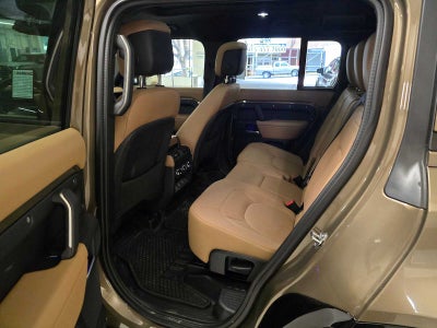 2025 Land Rover Defender X-Dynamic SE 110 P400