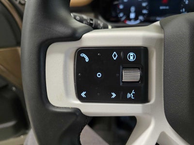 2025 Land Rover Defender X-Dynamic SE 110 P400