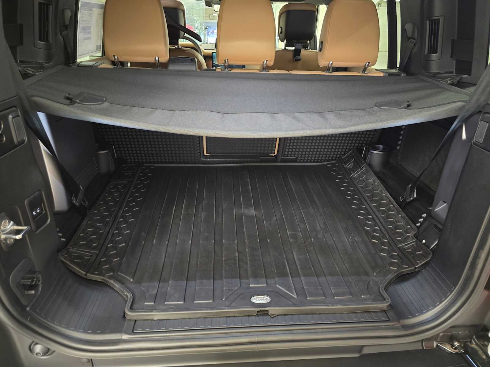 2026 Land Rover Defender X-Dynamic SE 110 P400