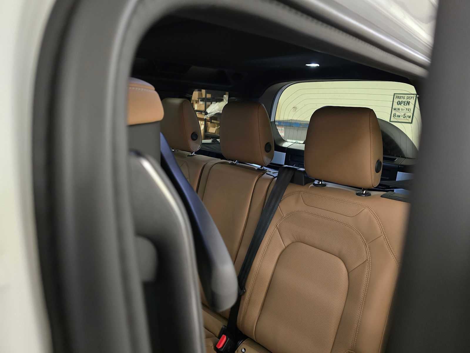 2026 Land Rover Defender X-Dynamic SE 110 P400