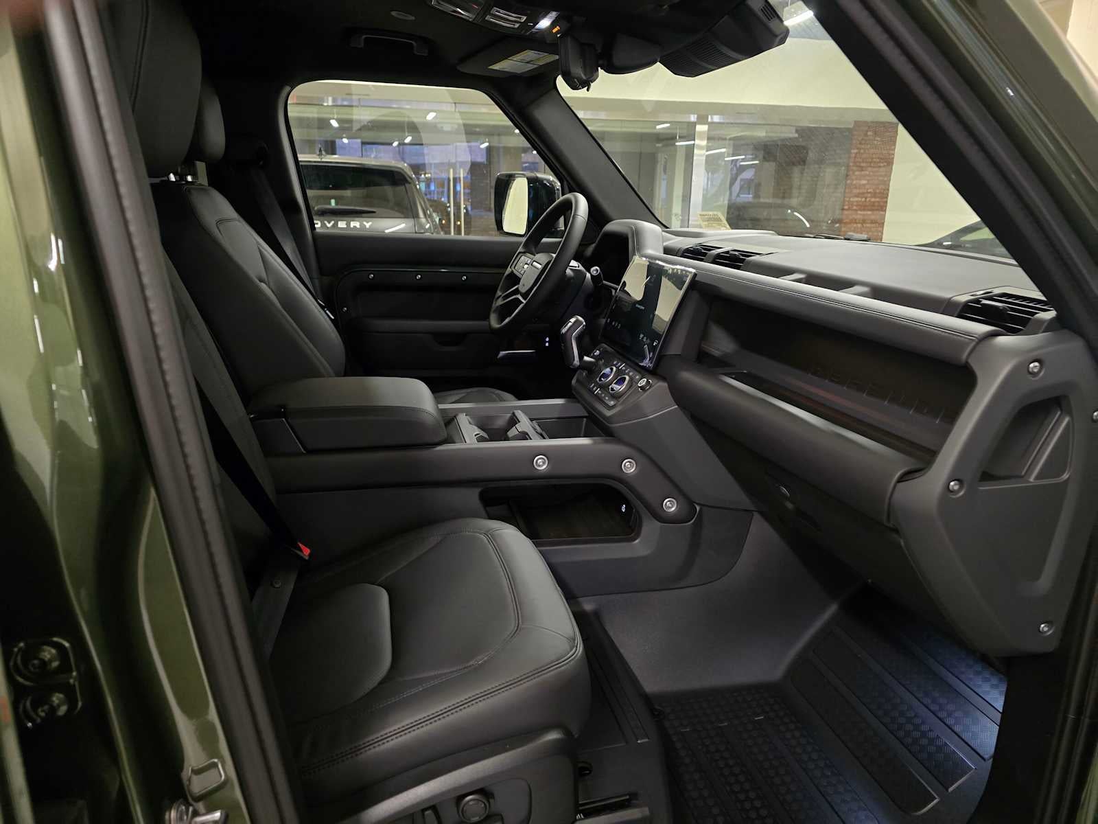 2026 Land Rover Defender X-Dynamic SE 110 P400