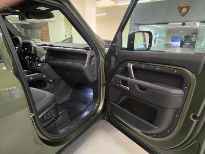 2026 Land Rover Defender X-Dynamic SE 110 P400