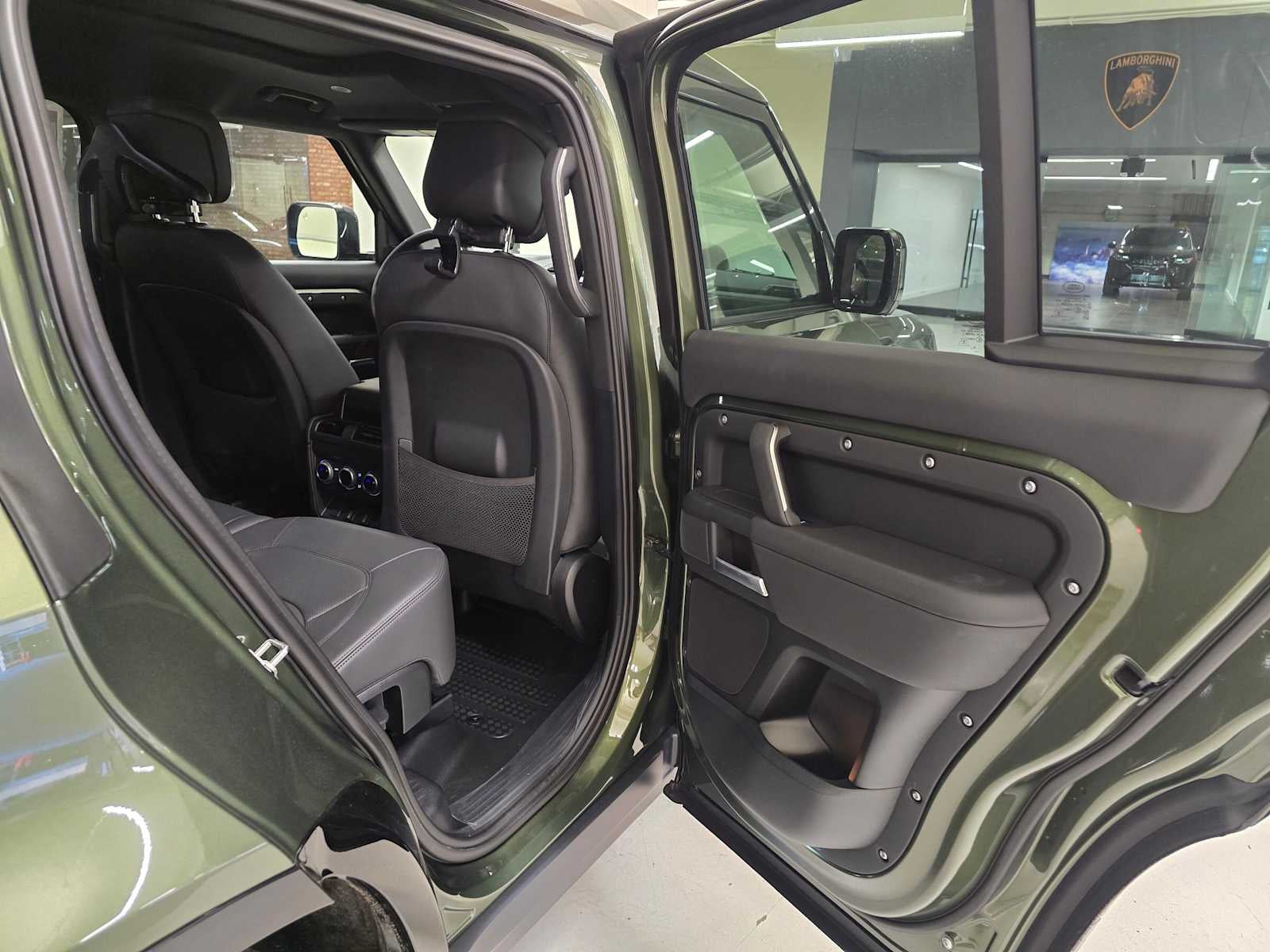 2026 Land Rover Defender X-Dynamic SE 110 P400