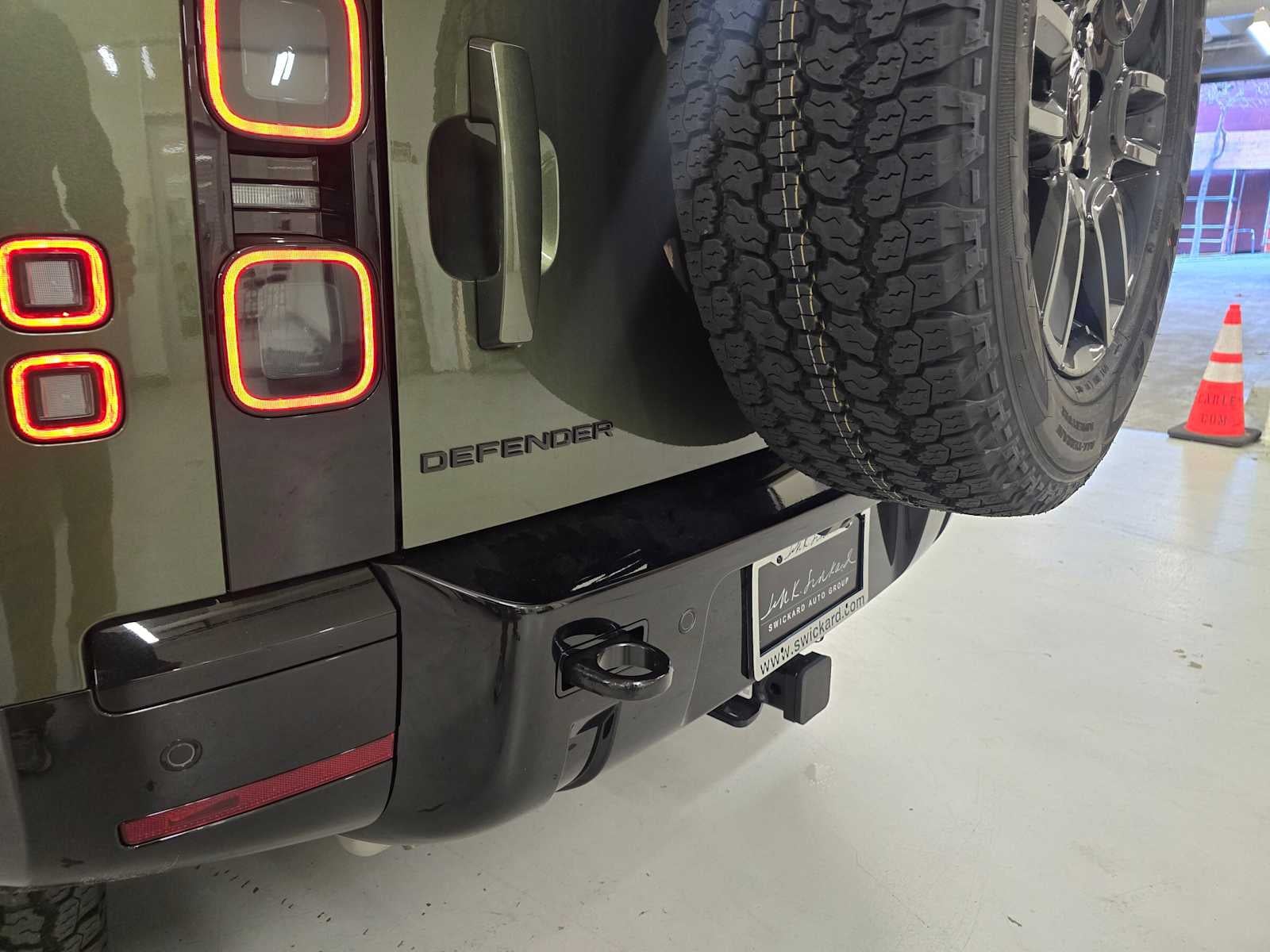 2026 Land Rover Defender X-Dynamic SE 110 P400