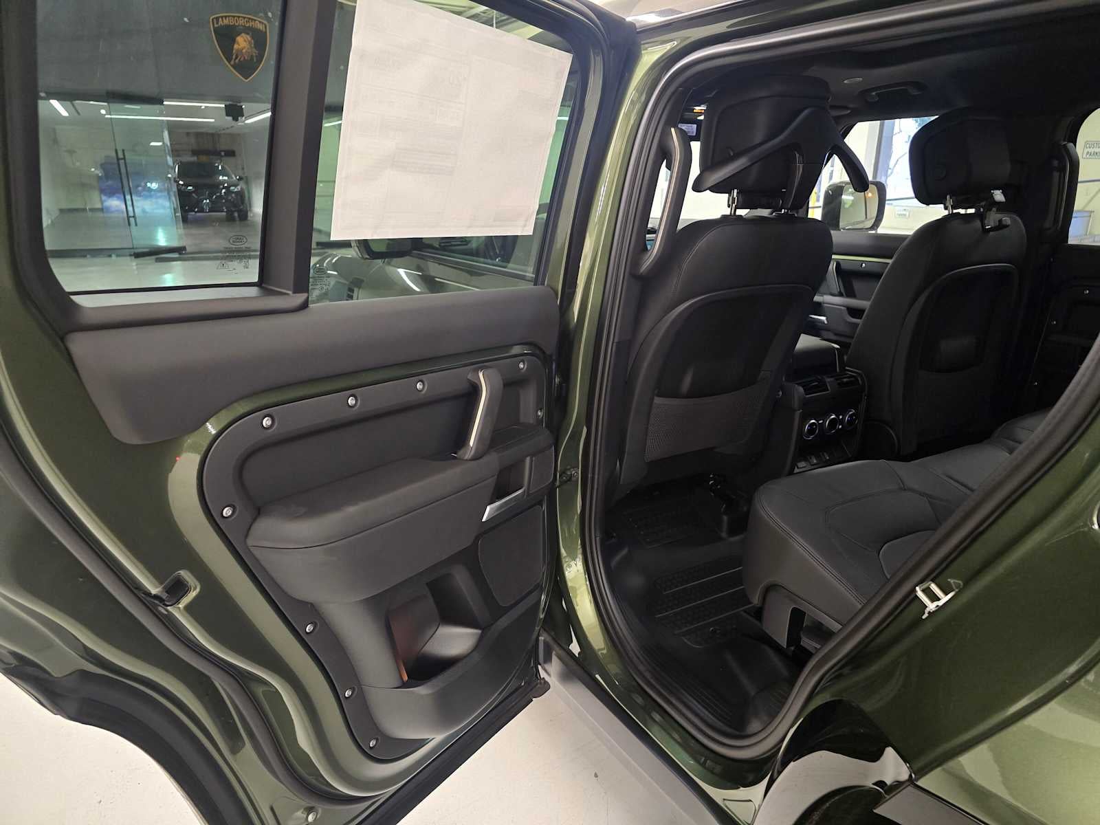 2026 Land Rover Defender X-Dynamic SE 110 P400