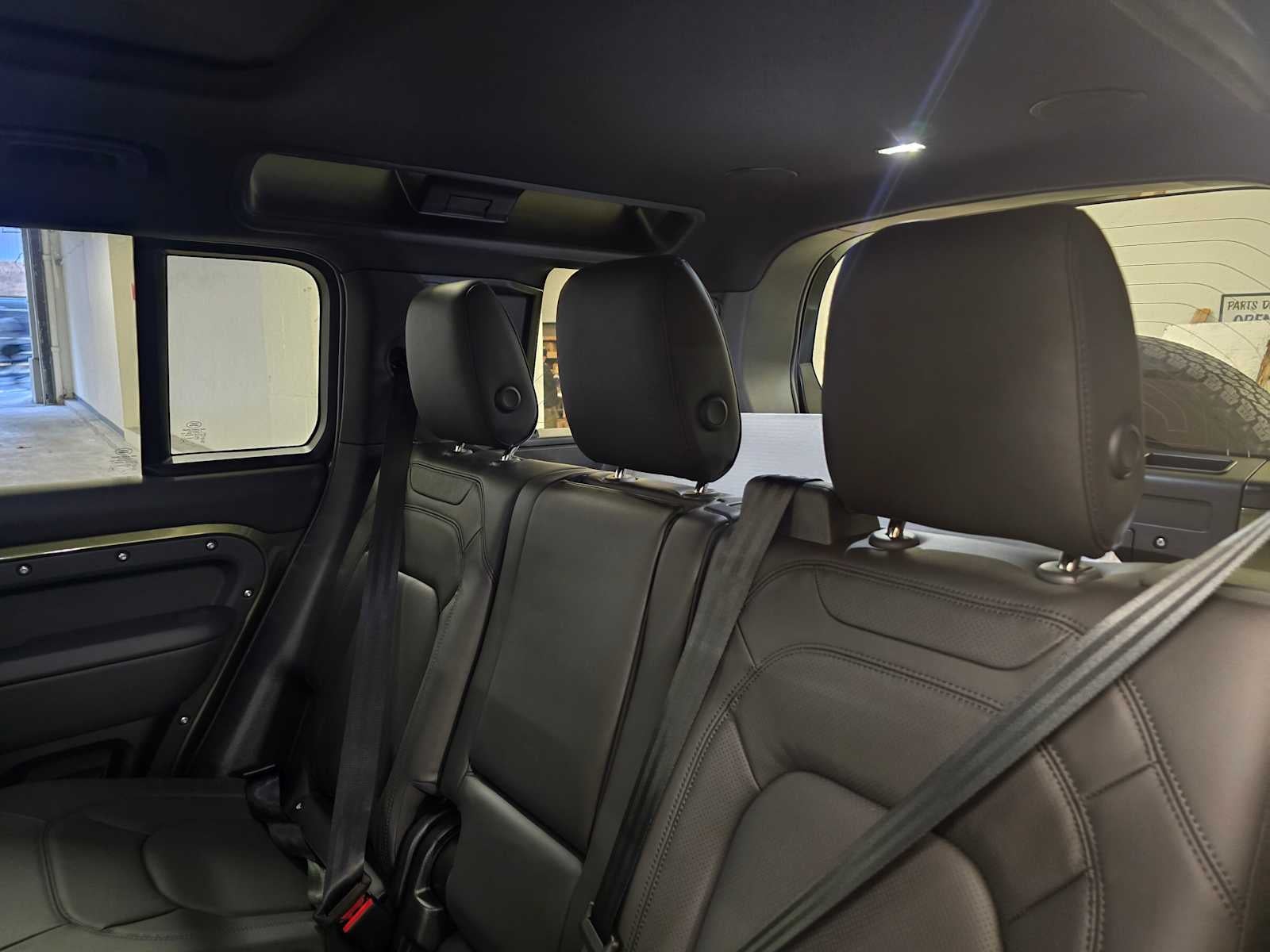2026 Land Rover Defender X-Dynamic SE 110 P400