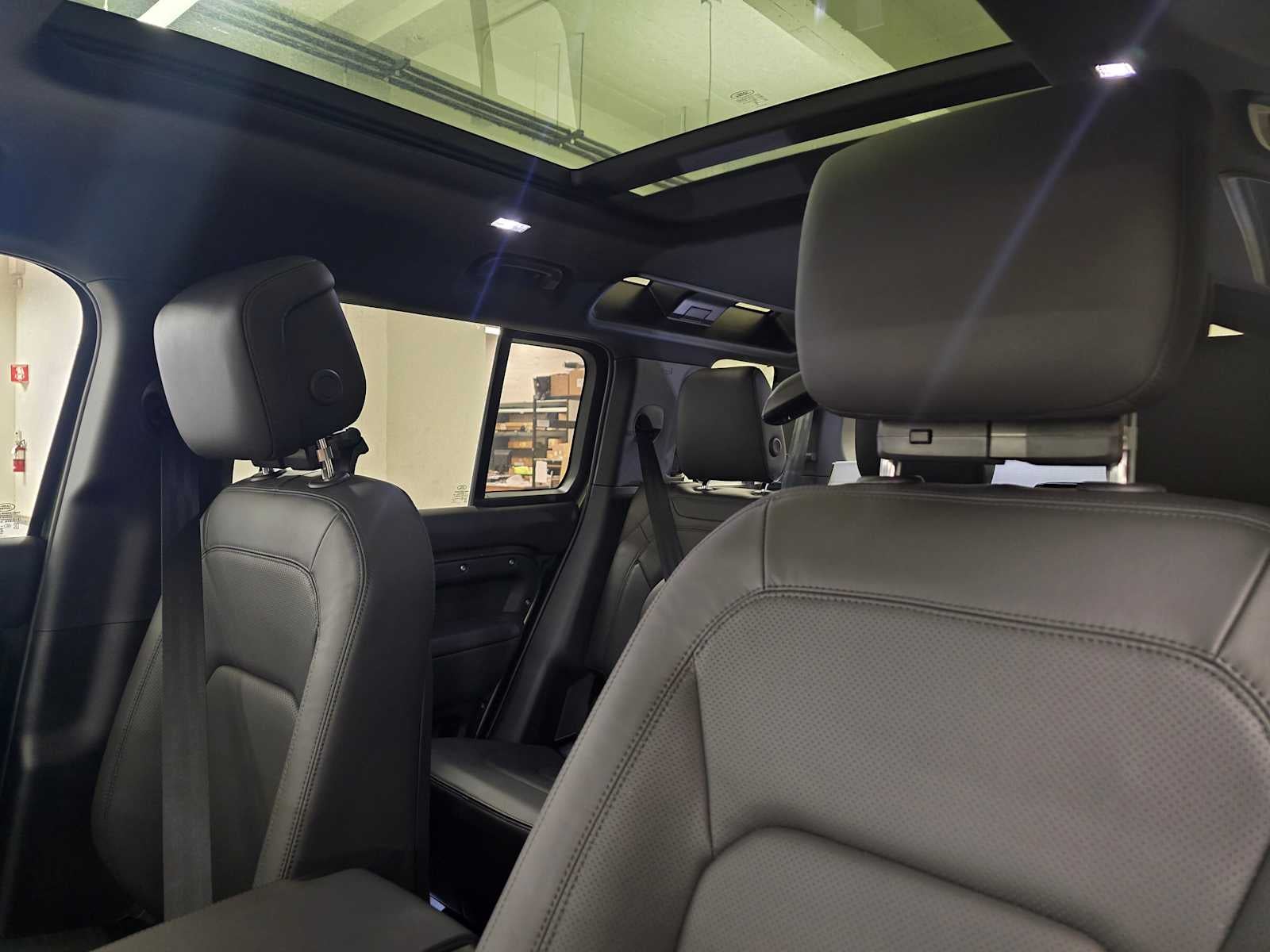 2026 Land Rover Defender X-Dynamic SE 110 P400