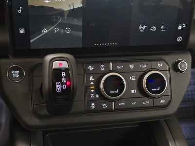 2026 Land Rover Defender X-Dynamic SE 110 P400