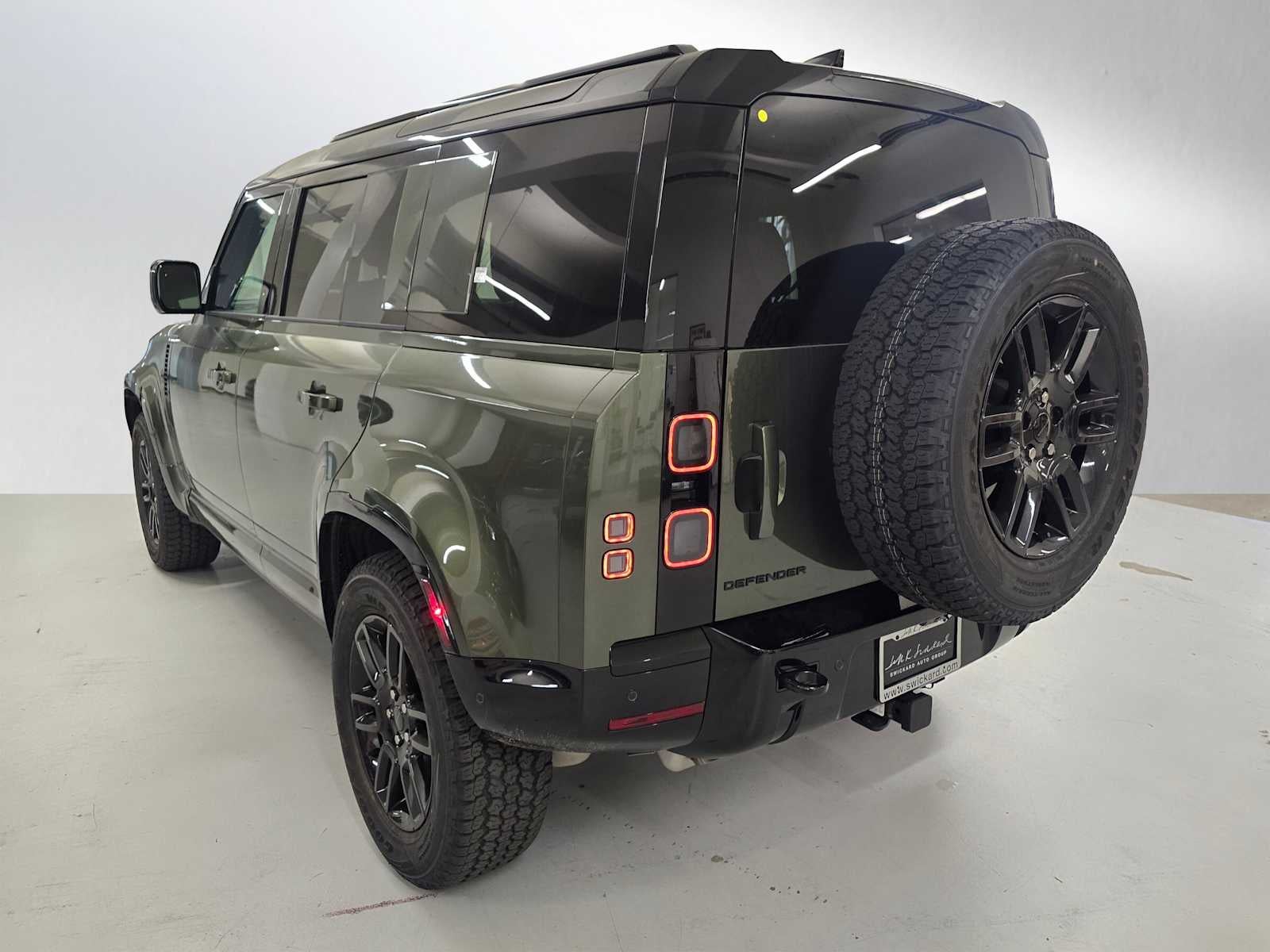 2026 Land Rover Defender X-Dynamic SE 110 P400