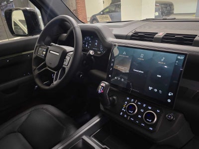 2026 Land Rover Defender X-Dynamic SE 110 P400