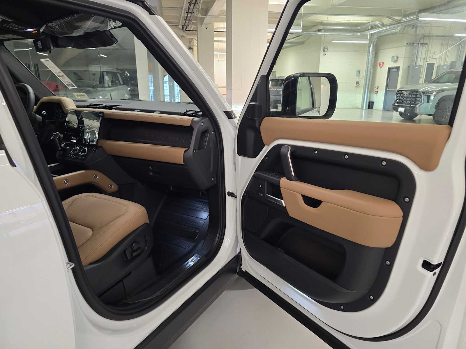 2026 Land Rover Defender X-Dynamic SE 110 P400