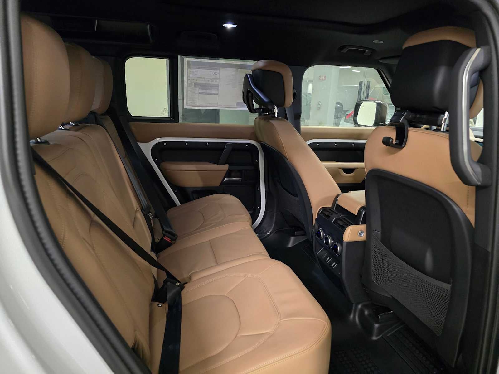2026 Land Rover Defender X-Dynamic SE 110 P400