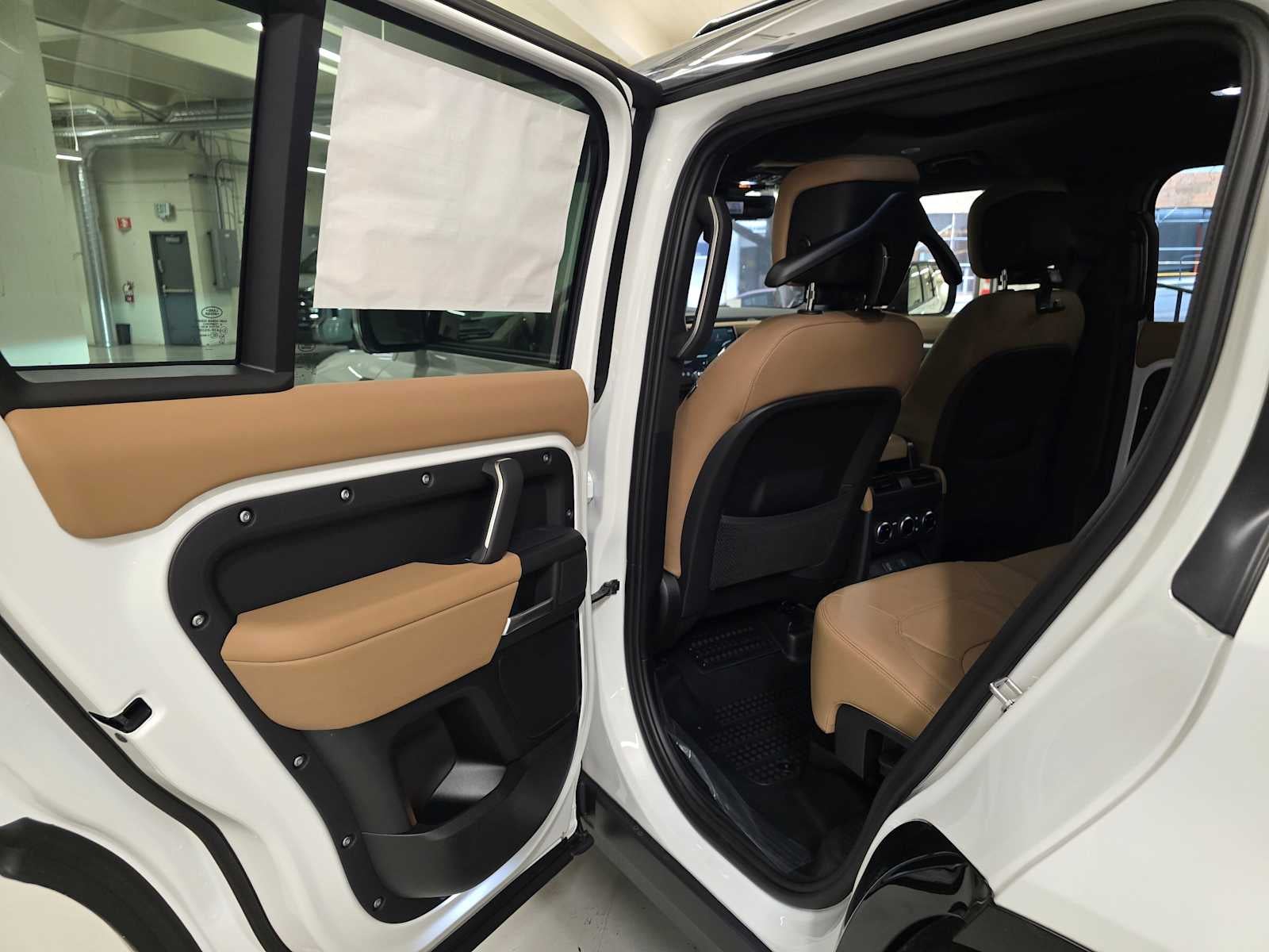 2026 Land Rover Defender X-Dynamic SE 110 P400