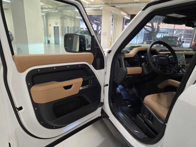2026 Land Rover Defender X-Dynamic SE 110 P400