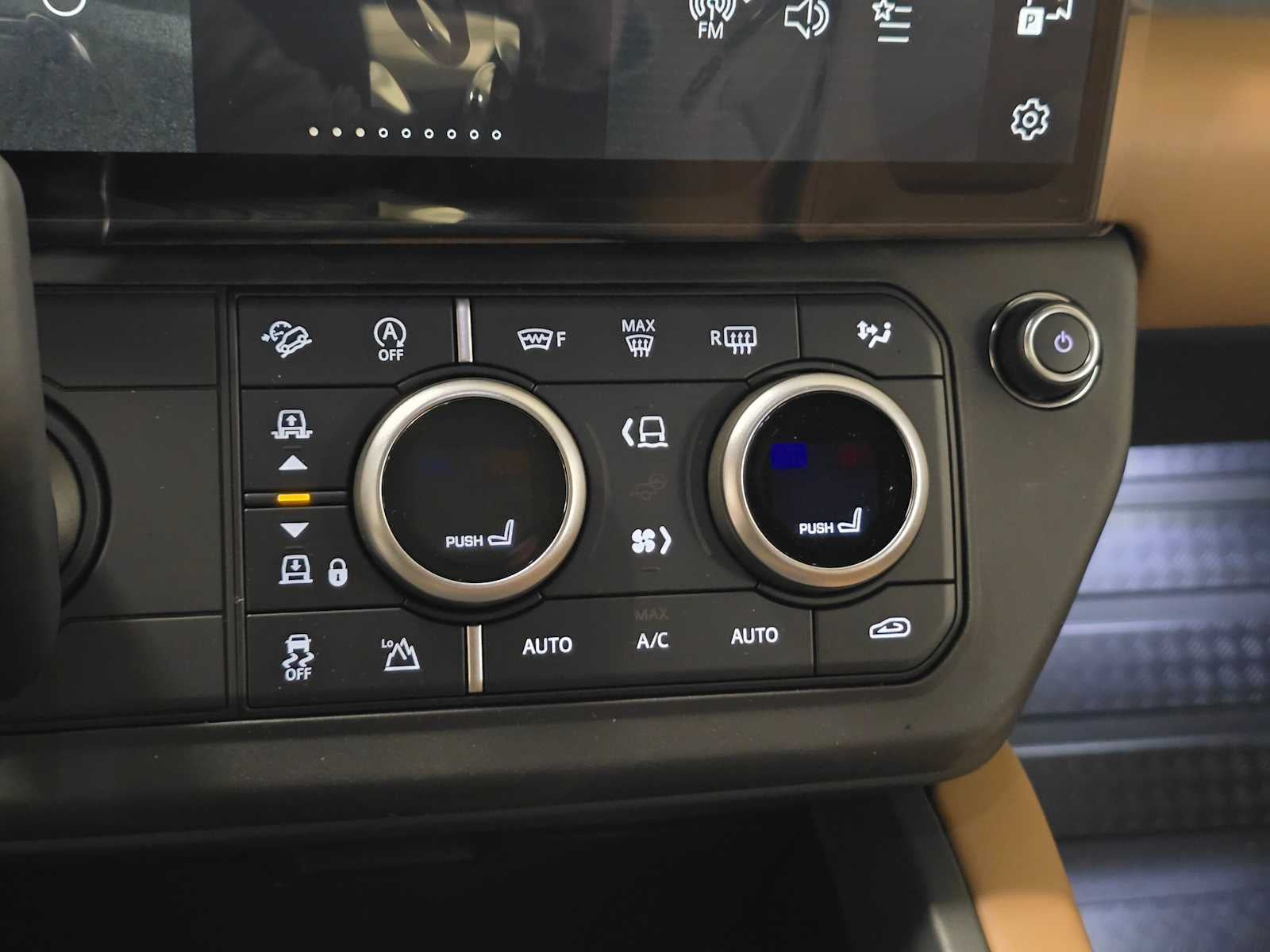 2026 Land Rover Defender X-Dynamic SE 110 P400