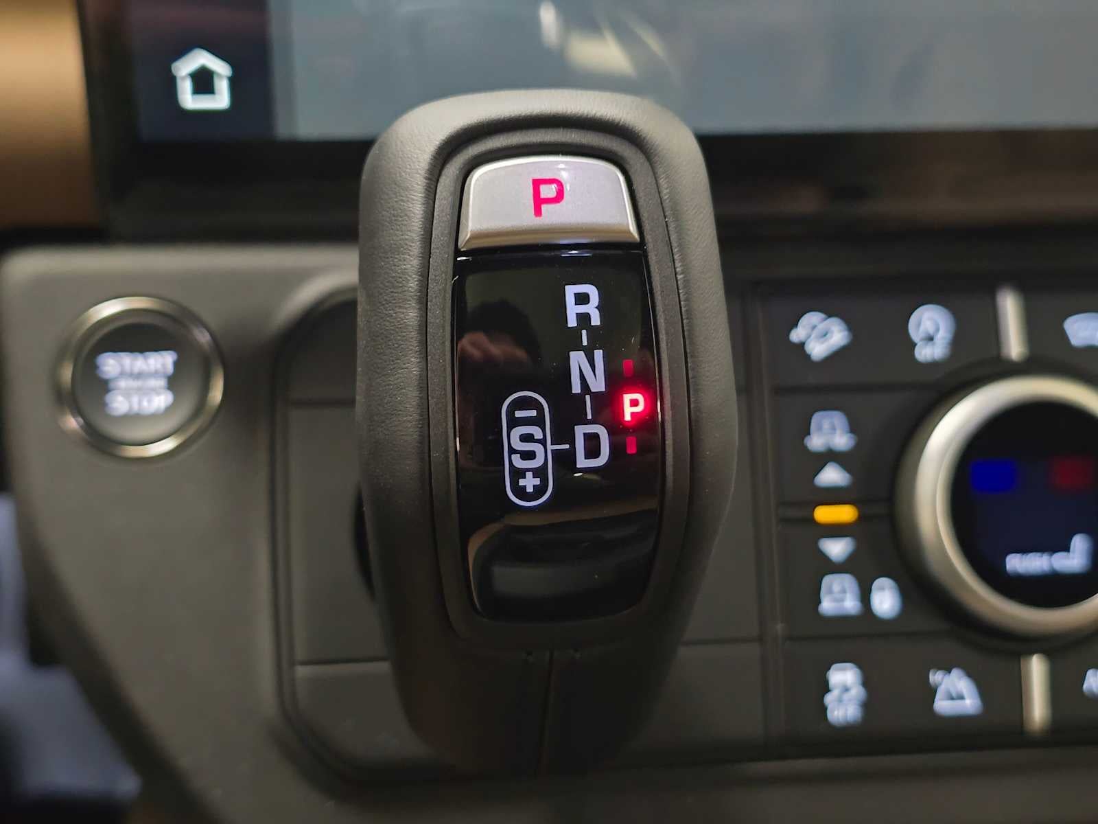 2026 Land Rover Defender X-Dynamic SE 110 P400