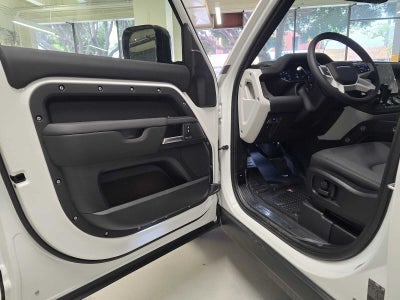 2026 Land Rover Defender X-Dynamic SE 110 P400
