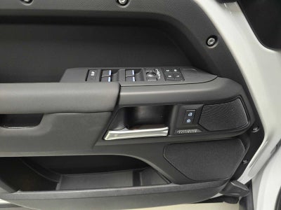 2026 Land Rover Defender X-Dynamic SE 110 P400