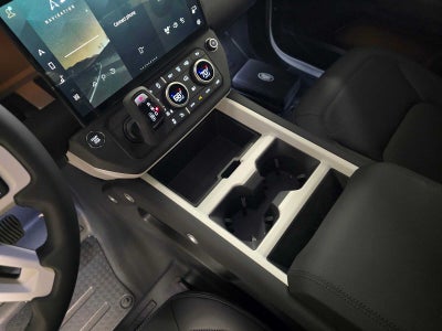 2026 Land Rover Defender X-Dynamic SE 110 P400