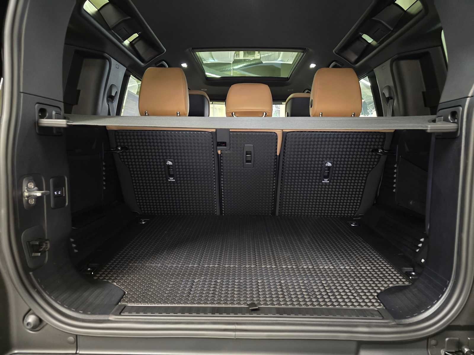 2026 Land Rover Defender X-Dynamic SE 110 P500