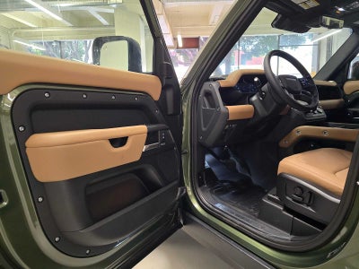 2026 Land Rover Defender X-Dynamic SE 110 P500