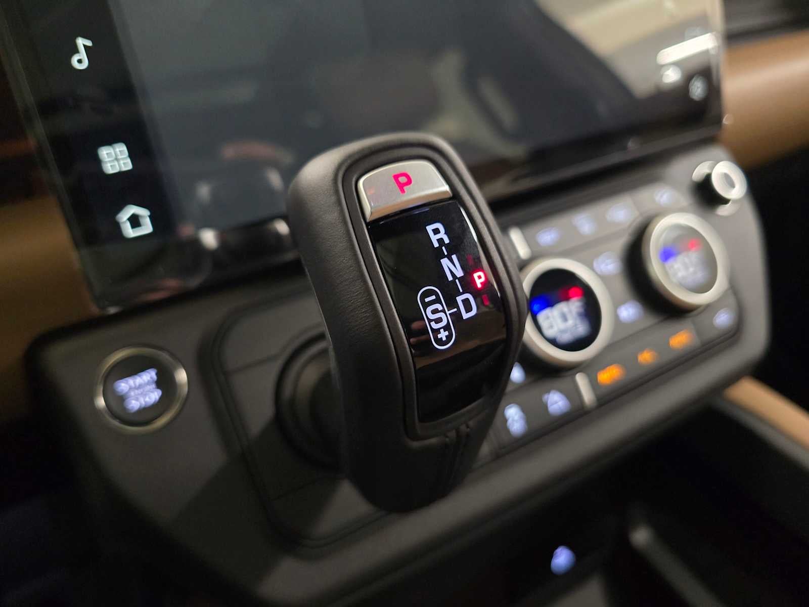 2026 Land Rover Defender X-Dynamic SE 110 P500