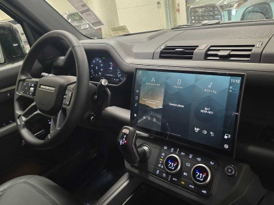 2026 Land Rover Defender X-Dynamic SE 130 P400