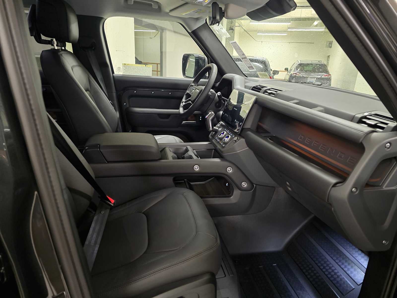 2026 Land Rover Defender X-Dynamic SE 130 P400