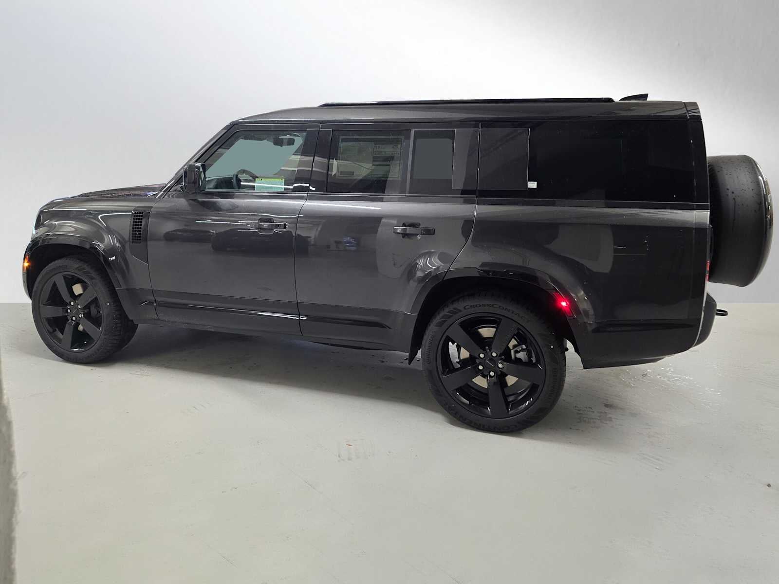 2026 Land Rover Defender X-Dynamic SE 130 P400