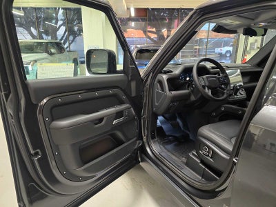 2026 Land Rover Defender X-Dynamic SE 130 P400