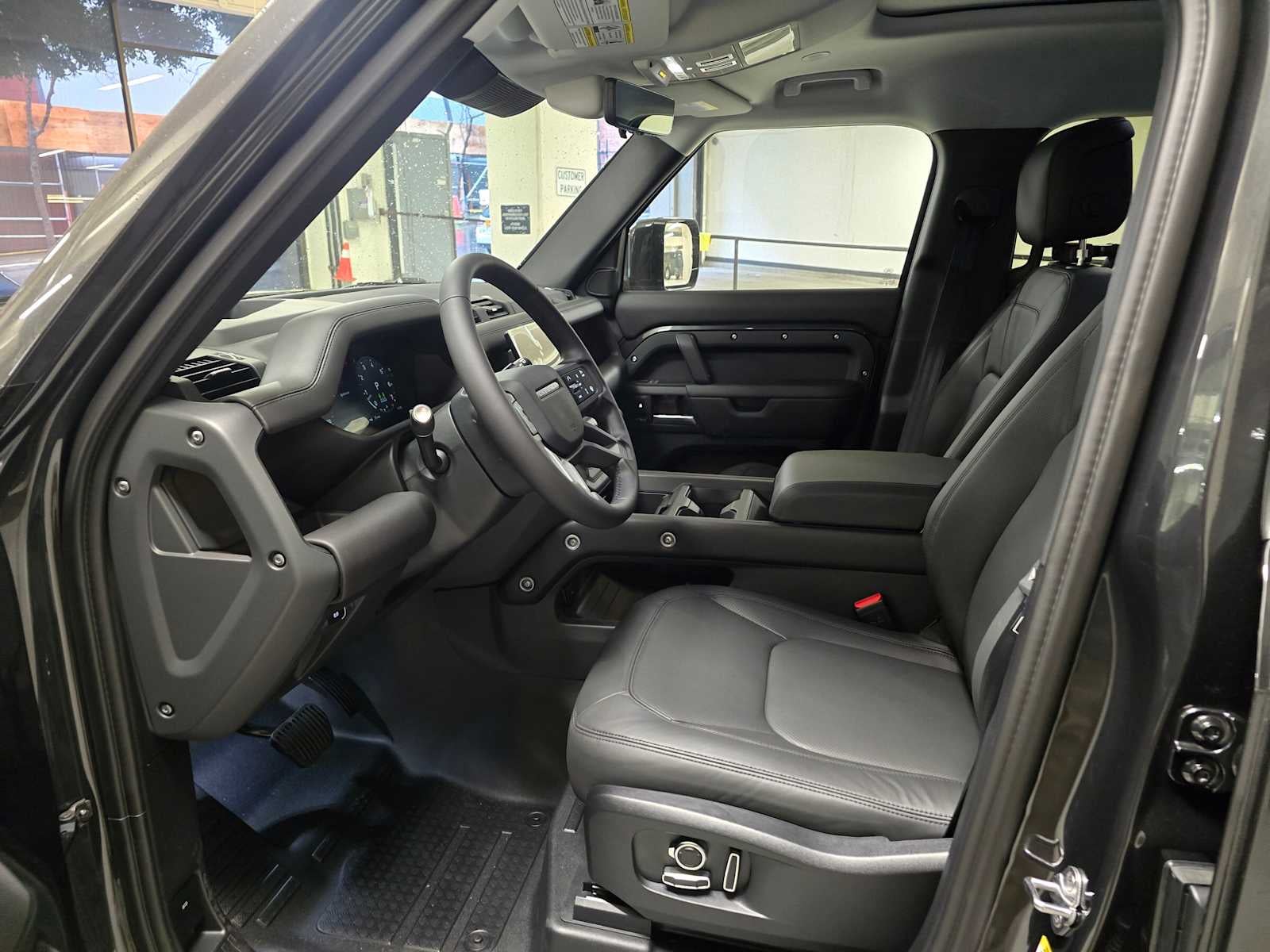 2026 Land Rover Defender X-Dynamic SE 130 P400