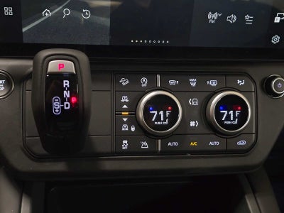 2026 Land Rover Defender X-Dynamic SE 130 P400