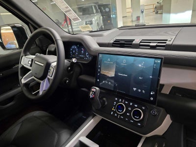 2026 Land Rover Defender X-Dynamic SE 130 P400