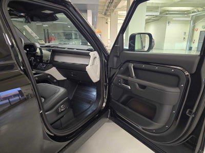 2026 Land Rover Defender X-Dynamic SE 130 P400