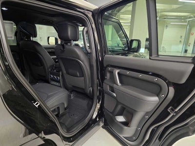 2026 Land Rover Defender X-Dynamic SE 130 P400