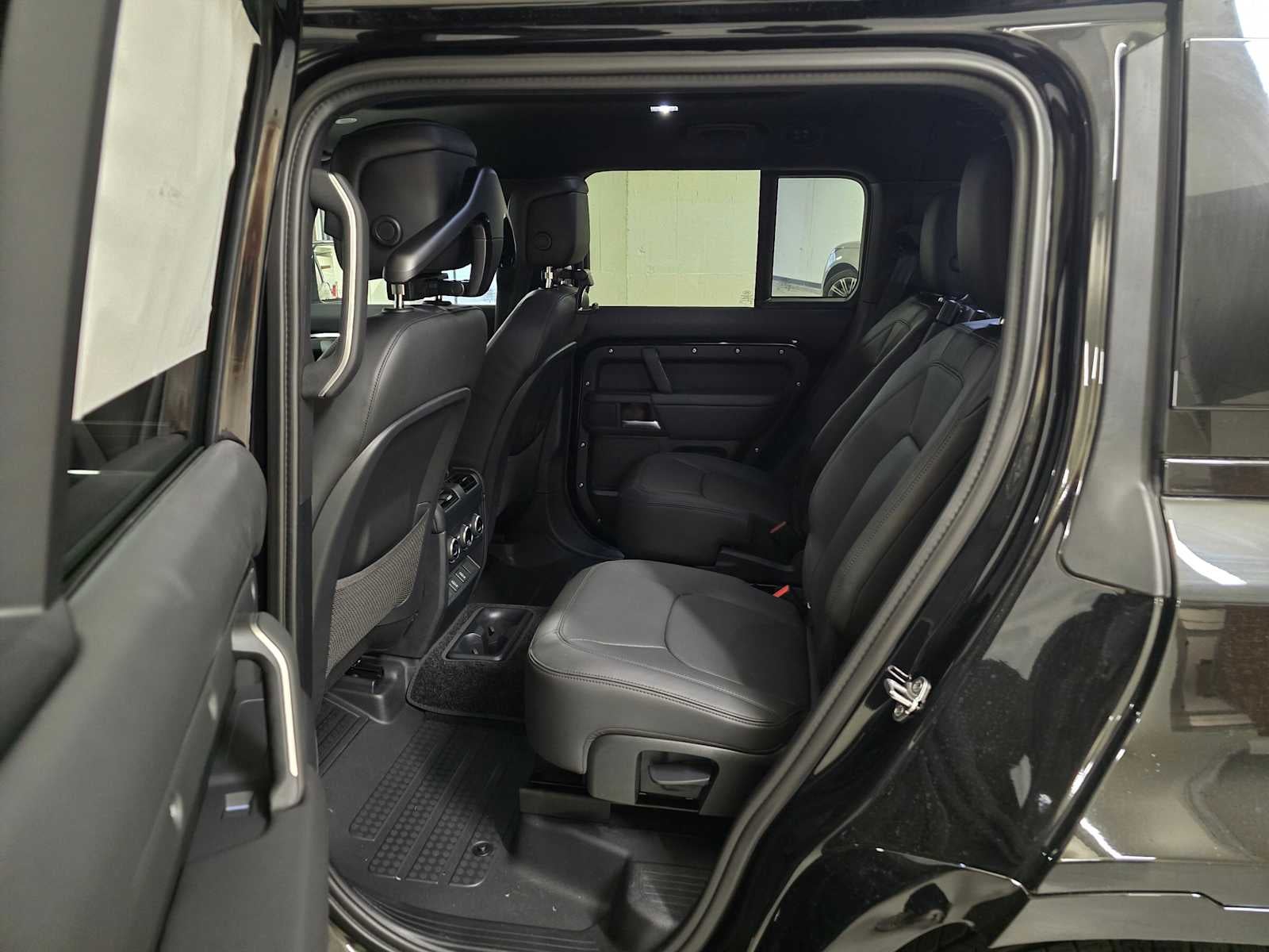 2026 Land Rover Defender X-Dynamic SE 130 P400