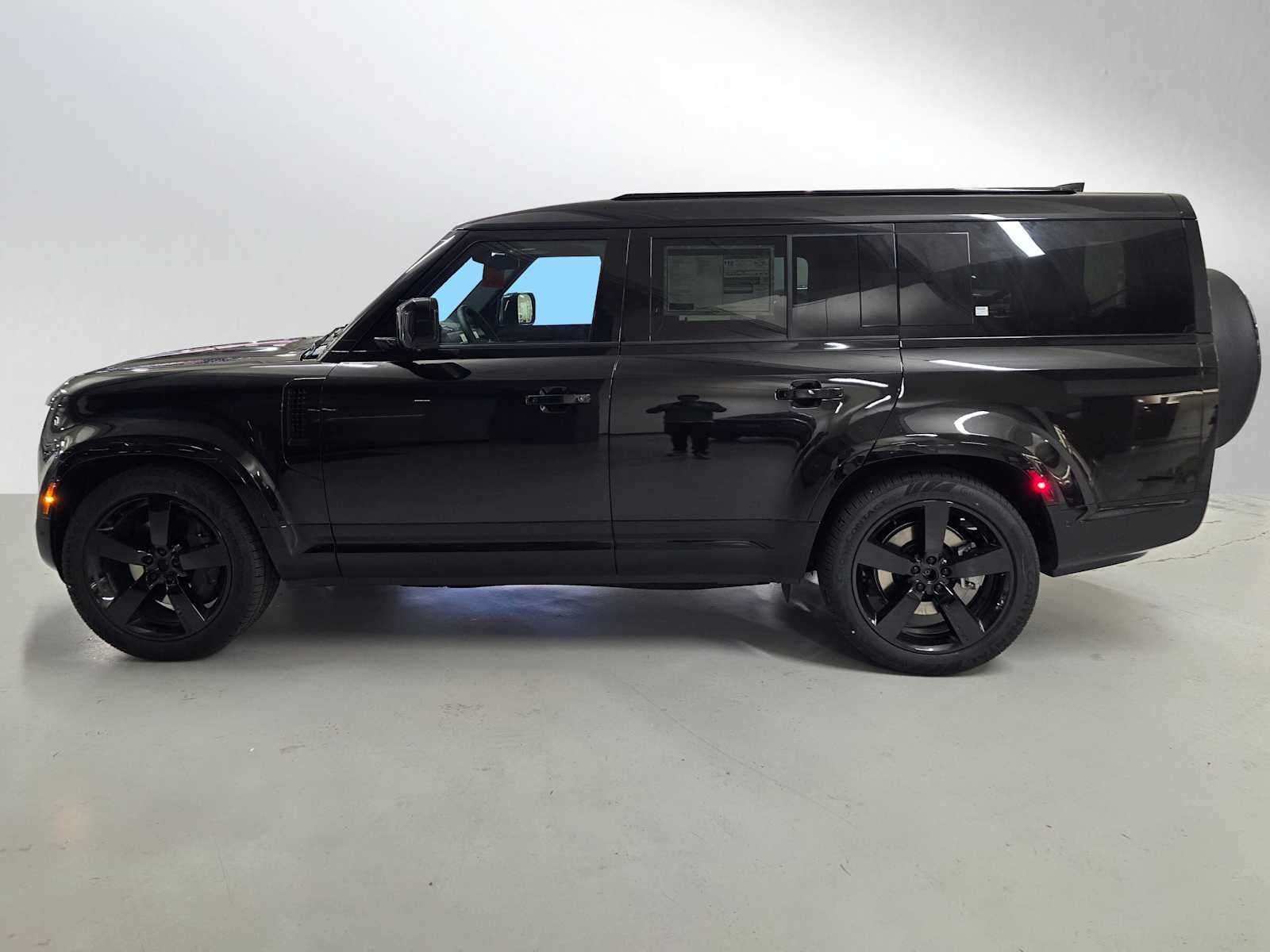 2026 Land Rover Defender X-Dynamic SE 130 P400