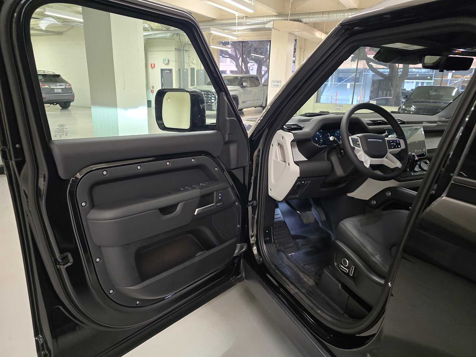 2026 Land Rover Defender X-Dynamic SE 130 P400