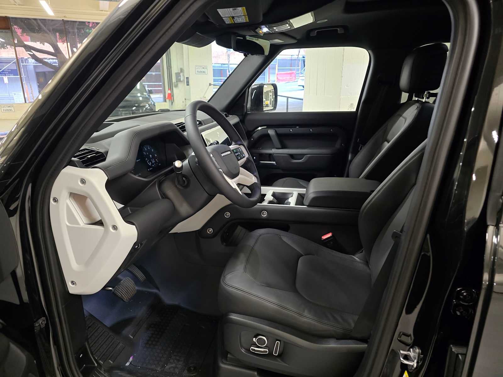 2026 Land Rover Defender X-Dynamic SE 130 P400