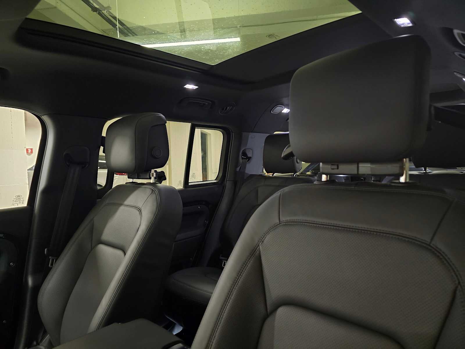 2026 Land Rover Defender X-Dynamic SE 130 P400