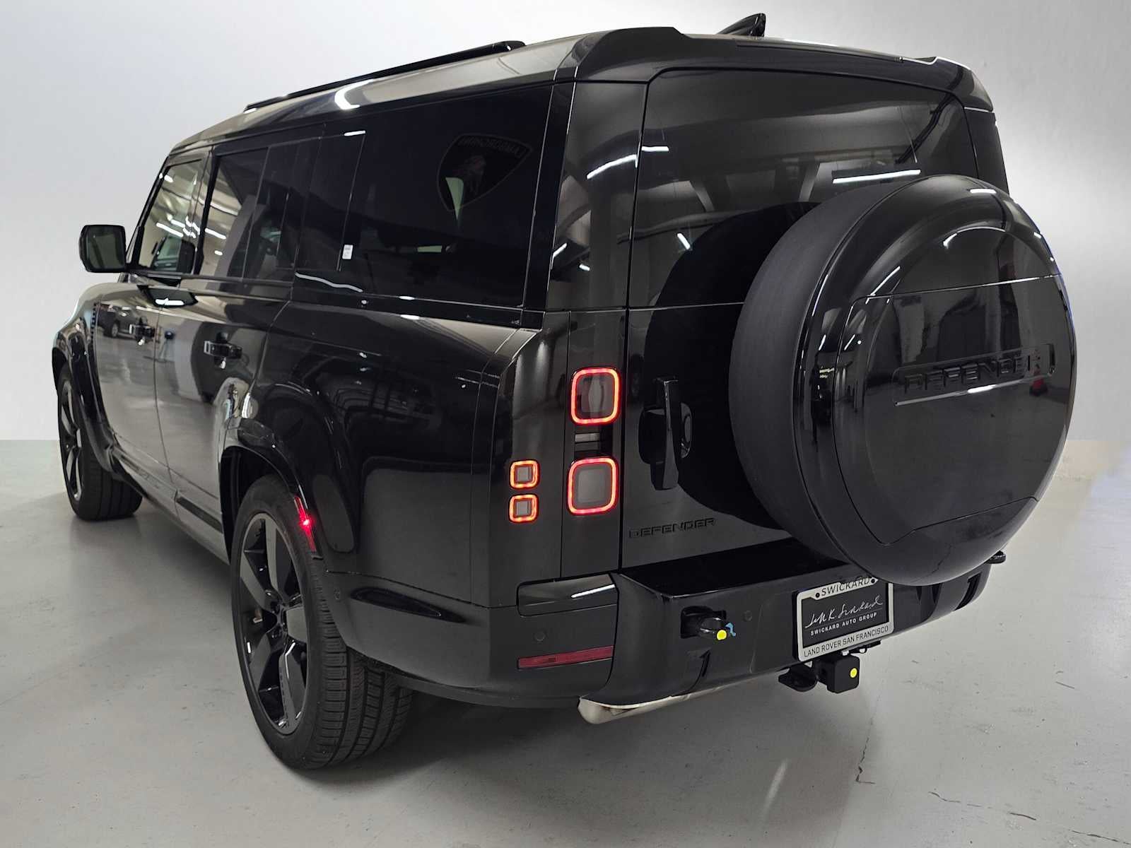 2026 Land Rover Defender X-Dynamic SE 130 P400