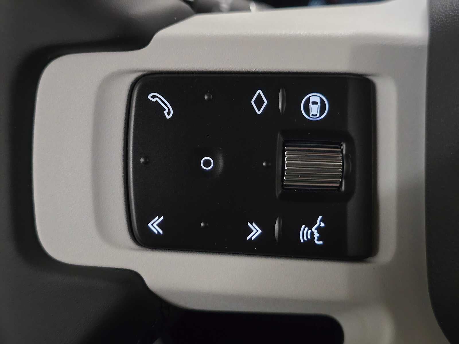 2026 Land Rover Defender X-Dynamic SE 130 P400