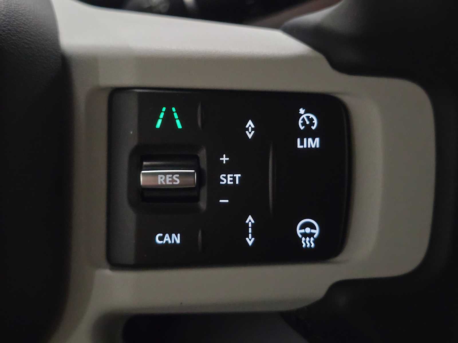 2026 Land Rover Defender X-Dynamic SE 130 P400