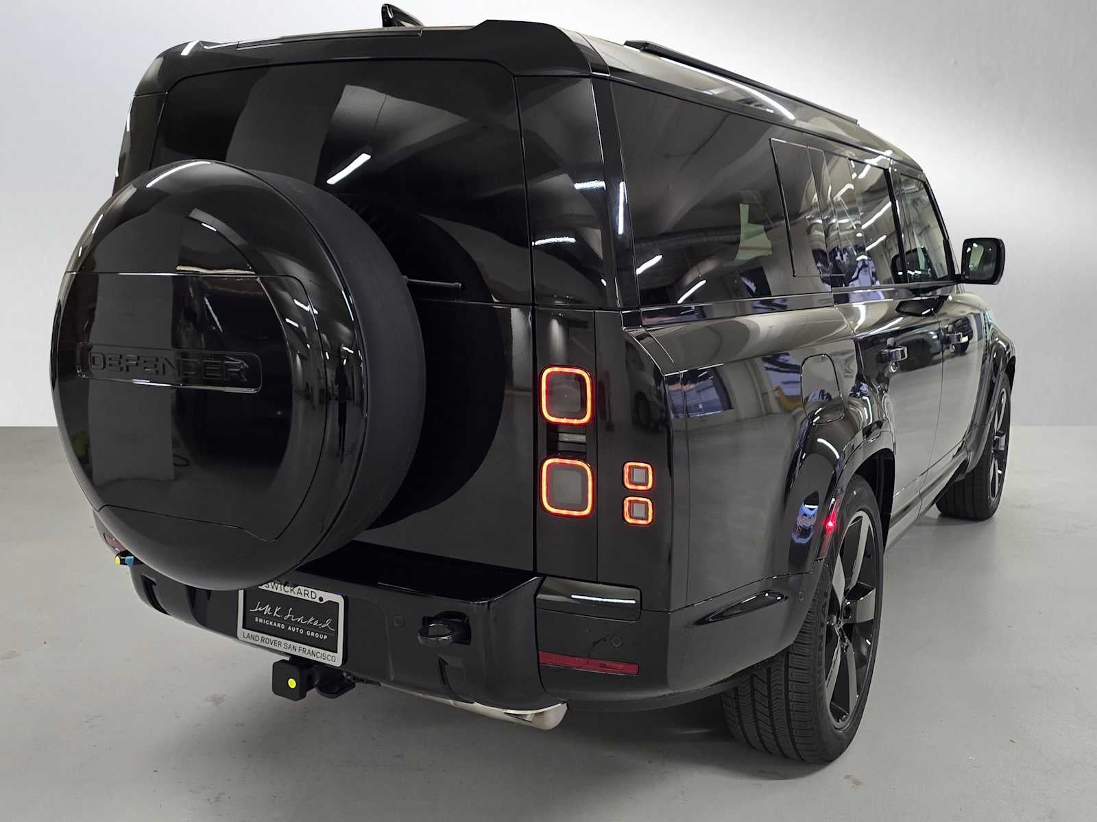 2026 Land Rover Defender X-Dynamic SE 130 P400