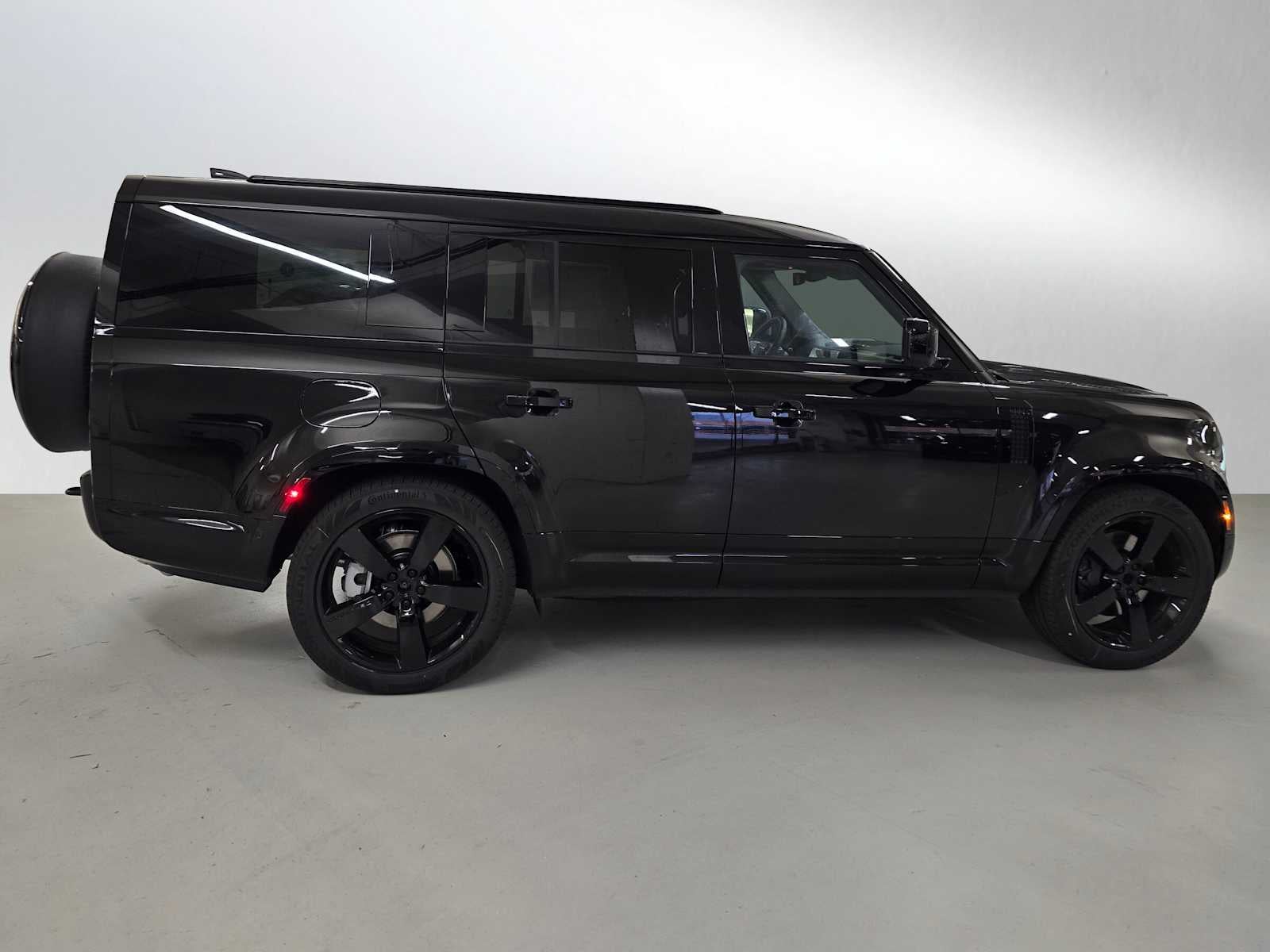 2026 Land Rover Defender X-Dynamic SE 130 P400