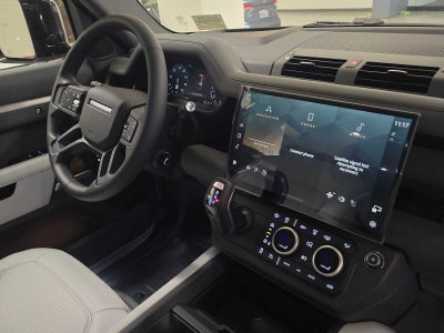 2026 Land Rover Defender X-Dynamic SE 130 P400