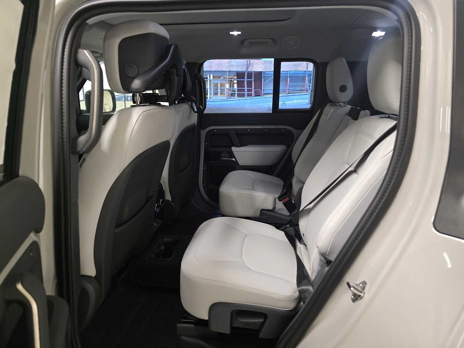 2026 Land Rover Defender X-Dynamic SE 130 P400