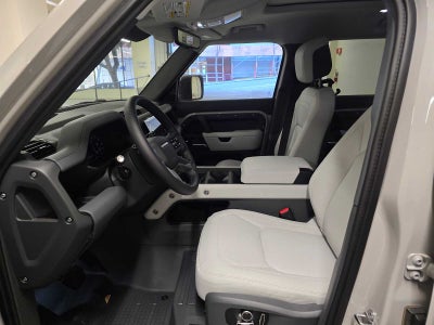 2026 Land Rover Defender X-Dynamic SE 130 P400