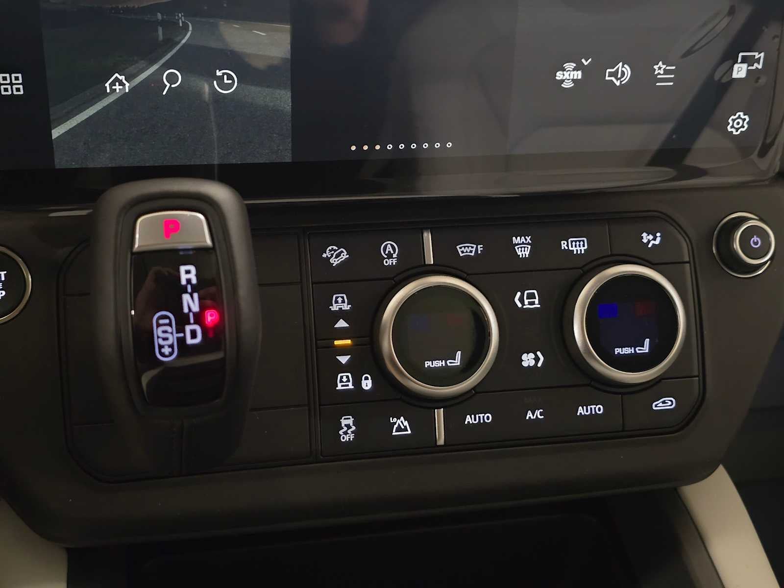 2026 Land Rover Defender X-Dynamic SE 130 P400